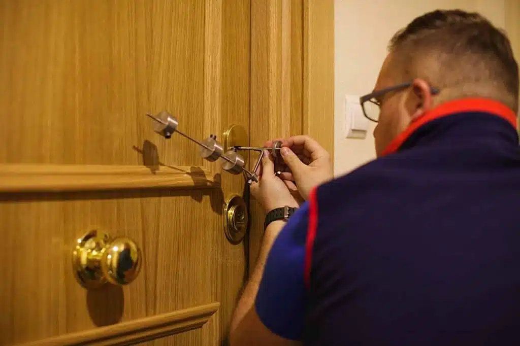 Apertura de puertas en Playa San Juan